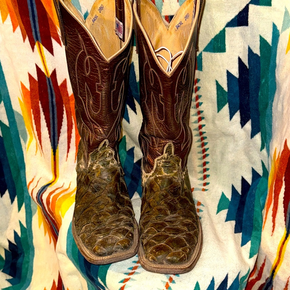 Anderson Bean Big Bass Iridescent Mermaid Boots Sz 8.5B